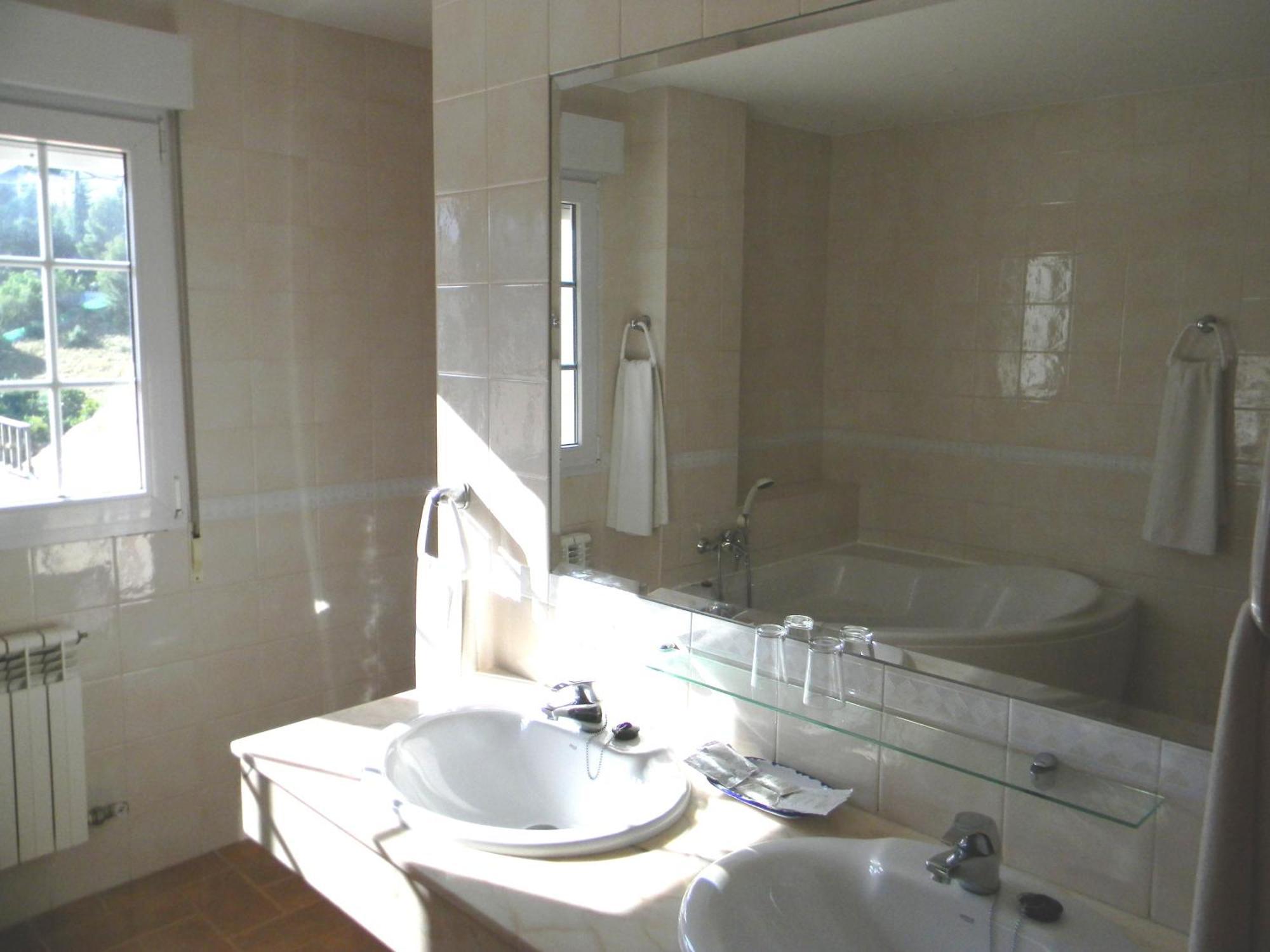 Apartamentos Turísticos Cumbres Verdes La Zubia  Bagian luar foto