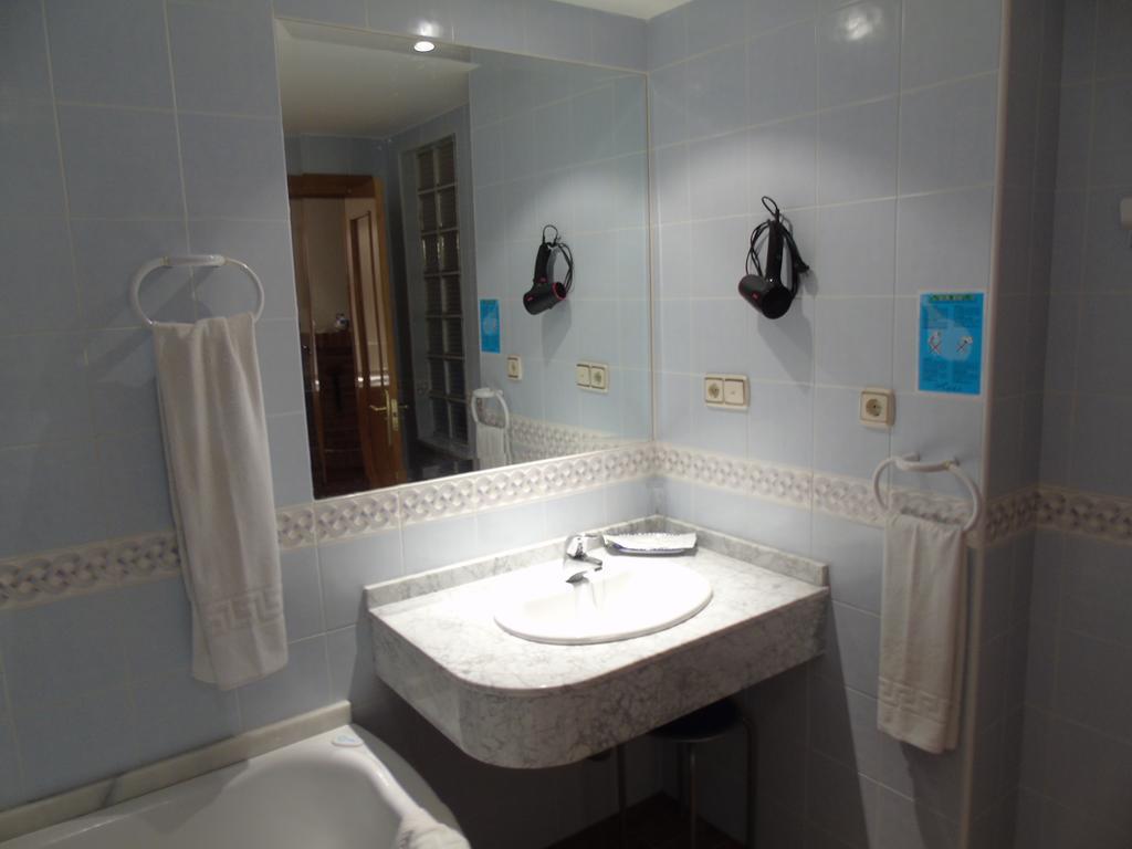 Apartamentos Turísticos Cumbres Verdes La Zubia  Ruang foto